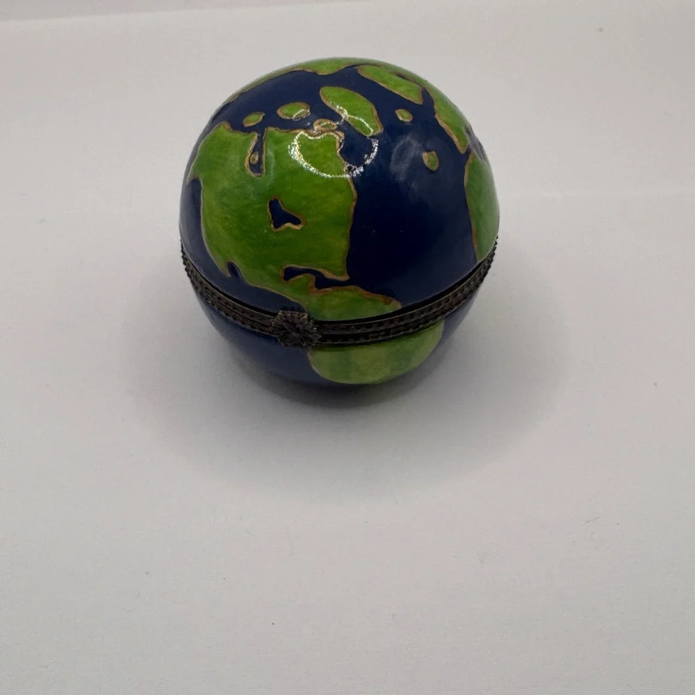 World Green & Blue Round Trinket Box